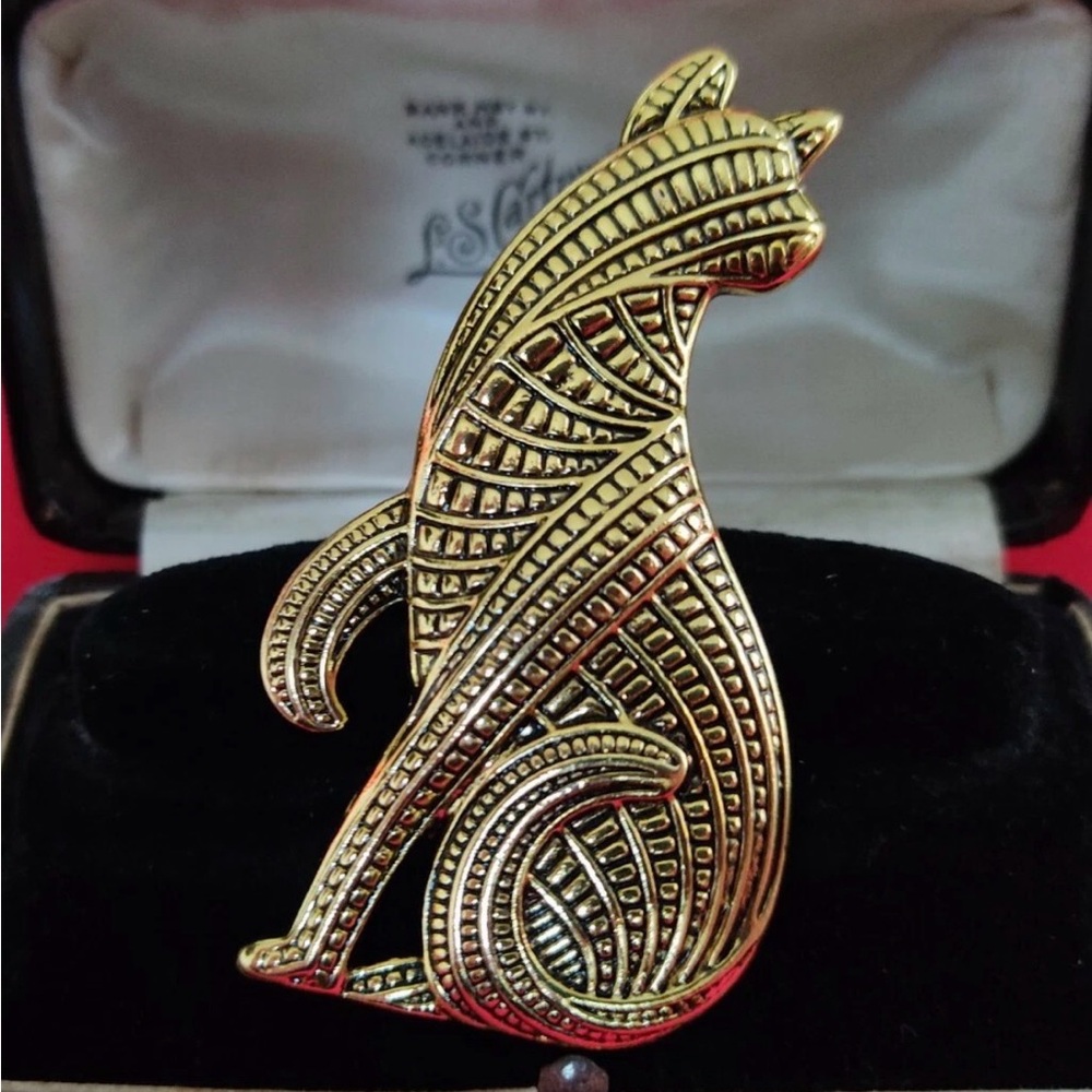 Gold Cat Brooch